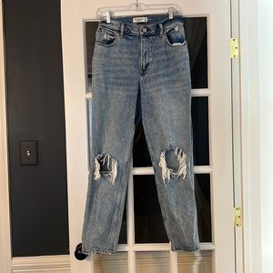 Abercrombie Curve Love 90’s Straight Ultra High Rise